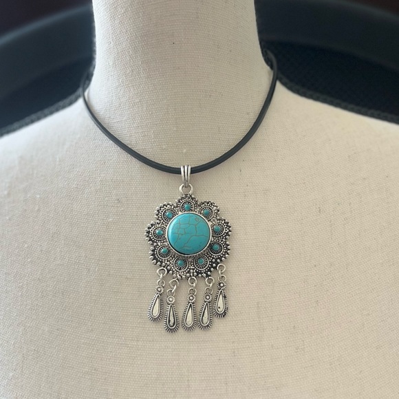 Handmade Jewelry - Vintage Turquoise Pendant Choker Necklace